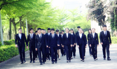 高技能人才急缺1000萬(wàn) 職業(yè)教育受追捧